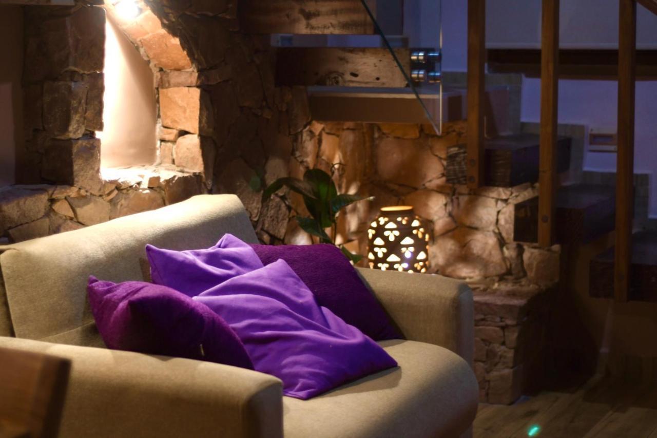 Tikay Humahuaca Refugio De Tierras Apartment Exterior photo